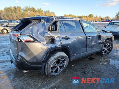 Trzecie zdjęcie samochodu z tyłu: 2021 TOYOTA RAV4 PRIME XSE VIN:JTMFB3FV4MD035664 - miniatura