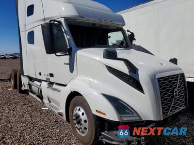 2024 VOLVO VN VNL 4V4NC9EH1RN633305 - główne zdjęcie licytacji z USA - miniatura