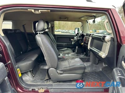 Zdjęcie 6 z 10 samochodu: 2007 TOYOTA FJ CRUISER BASE VIN:JTEBU11F470051562 - miniatura
