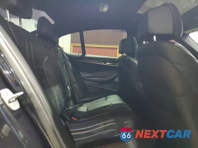 Zdjęcie 10 z 12 samochodu: 2018 BMW M550XI VIN:WBAJB9C5XJG464283 - miniatura