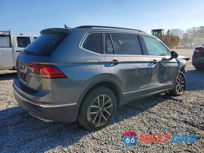 Trzecie zdjęcie samochodu z tyłu: 2020 VOLKSWAGEN TIGUAN SE VIN:3VV2B7AX5LM038558 - miniatura