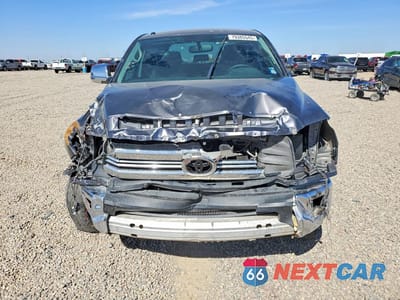 Piąte zdjęcie samochodu w środku: 2017 TOYOTA TUNDRA SR5 VIN:5TFEW5F18HX214156 - miniatura