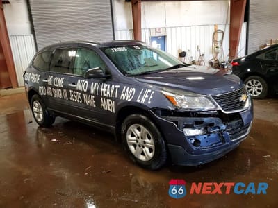 Czwarte zdjęcie samochodu z boku: 2014 CHEVROLET TRAVERSE LS VIN:1GNKVFKD8EJ260216 - miniatura