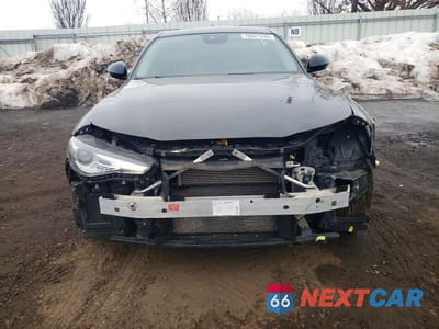 Piąte zdjęcie samochodu w środku: 2021 ALFA ROMEO GIULIA TI VIN:ZARFANBN7M7645034 - miniatura