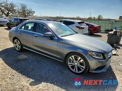 Czwarte zdjęcie samochodu z boku: 2017 MERCEDES-BENZ C 300 VIN:55SWF4JB1HU191018 - miniatura