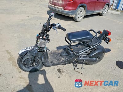 Trzecie zdjęcie samochodu z tyłu: 2024 HONDA NPS50 VIN:JH2AF5814RK203981 - miniatura