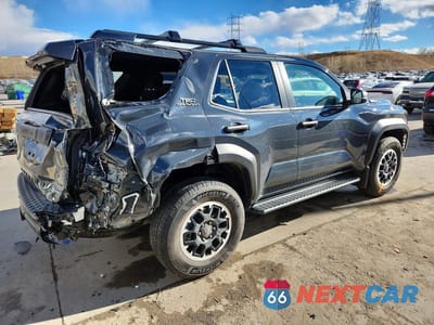 Trzecie zdjęcie samochodu z tyłu: 2025 TOYOTA 4RUNNER TRD OFF-ROAD HV VIN:JTEVB5BR7S5006596 - miniatura