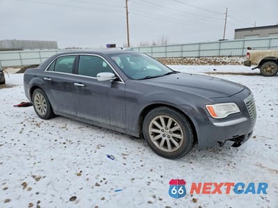 Czwarte zdjęcie samochodu z boku: 2013 CHRYSLER 300C VIN:2C3CCAET9DH547092 - miniatura