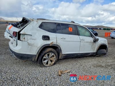 Trzecie zdjęcie samochodu z tyłu: 2018 VOLKSWAGEN ATLAS SE VIN:1V2LR2CAXJC521387 - miniatura