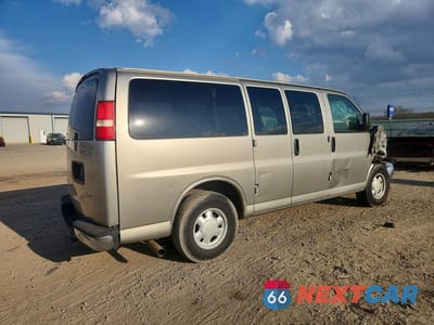 Trzecie zdjęcie samochodu z tyłu: 2004 GMC SAVANA G1500 VIN:1GKFH15T941108794 - miniatura