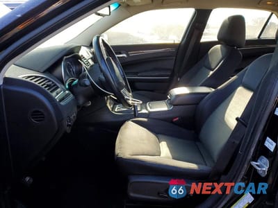 Zdjęcie 7 z 11 samochodu: 2021 CHRYSLER 300 TOURING VIN:2C3CCAAG0MH589434 - miniatura