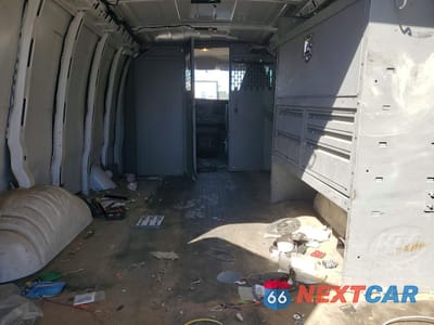 Zdjęcie 10 z 13 samochodu: 2020 GMC SAVANA 2500 CARGO UTILITY / SERVICE VAN VIN:1GTW7AFGXL1149515 - miniatura