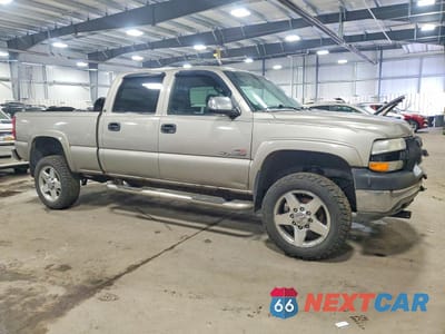 Czwarte zdjęcie samochodu z boku: 2001 CHEVROLET SILVERADO K2500 HEAVY DUTY VIN:1GCHK23151F190146 - miniatura