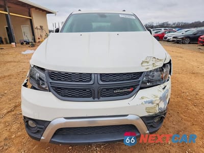 Piąte zdjęcie samochodu w środku: 2018 DODGE JOURNEY CROSSROAD VIN:3C4PDCGB7JT158190 - miniatura