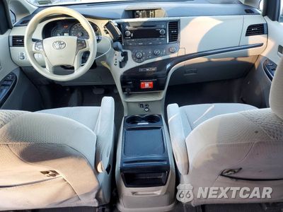 Zdjęcie 8 z 13 samochodu: 2011 TOYOTA SIENNA LE VIN:5TDKK3DC1BS105218 - miniatura