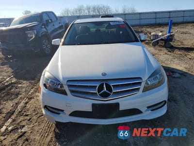 Piąte zdjęcie samochodu w środku: 2011 MERCEDES-BENZ C 300 4MATIC VIN:WDDGF8BB3BR183294 - miniatura