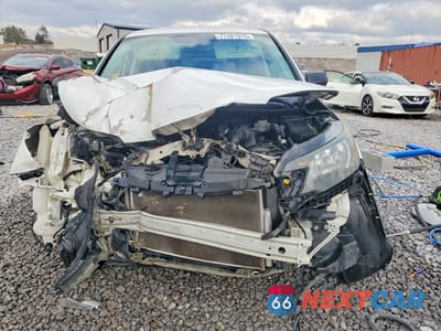 Piąte zdjęcie samochodu w środku: 2014 HONDA CR-V LX VIN:5J6RM3H35EL040053 - miniatura