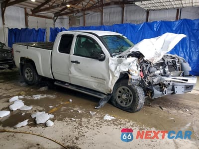 Czwarte zdjęcie samochodu z boku: 2011 CHEVROLET SILVERADO K1500 LS VIN:1GCRKREAXBZ167830 - miniatura