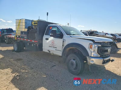 Czwarte zdjęcie samochodu z boku: 2020 FORD F550 SUPER DUTY FLATBED TRUCK VIN:1FDUF5GT7LED25096 - miniatura