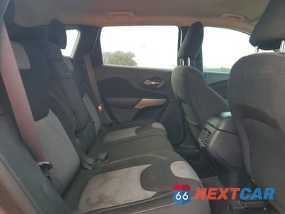 Zdjęcie 11 z 13 samochodu: 2017 JEEP CHEROKEE SPORT VIN:1C4PJLAS6HW661814 - miniatura