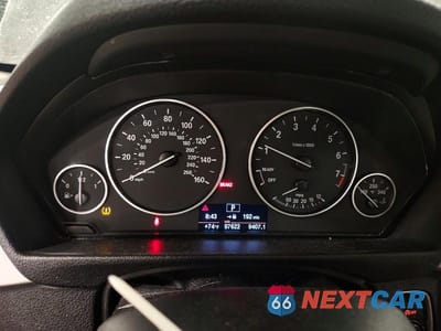 Zdjęcie 9 z 11 samochodu: 2013 BMW 328 XI VIN:WBA3B3G54DNR79960 - miniatura