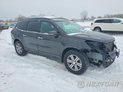 Czwarte zdjęcie samochodu z boku: 2017 CHEVROLET TRAVERSE VIN:1GNKVGKD8HJ282338 - miniatura