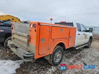 Trzecie zdjęcie samochodu z tyłu: 2016 CHEVROLET SILVERADO K2500 HEAVY DUTY VIN:1GC2KUEG6GZ350707 - miniatura