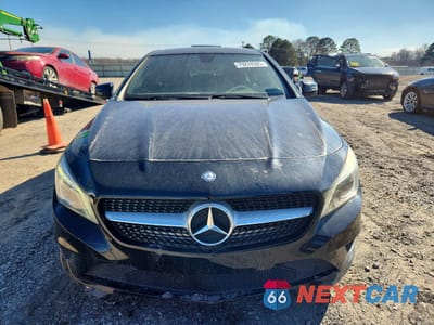Piąte zdjęcie samochodu w środku: 2014 MERCEDES-BENZ CLA 250 VIN:WDDSJ4EB5EN126538 - miniatura