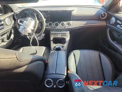 Zdjęcie 8 z 11 samochodu: 2018 MERCEDES-BENZ E 300 VIN:WDDZF4JB0JA355457 - miniatura