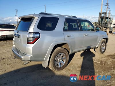 Trzecie zdjęcie samochodu z tyłu: 2015 TOYOTA 4RUNNER SR5/SR5 PREMIUM VIN:JTEBU5JR6F5267934 - miniatura