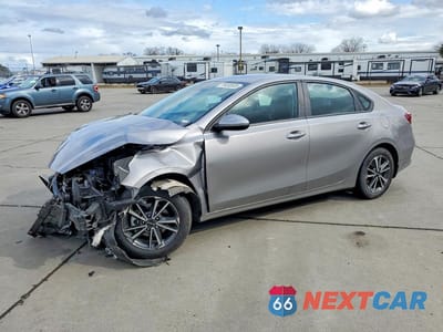 2023 KIA FORTE LXS 3KPF24AD3PE554745 - główne zdjęcie licytacji z USA - miniatura