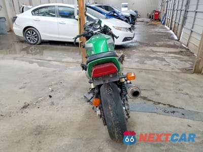 Czwarte zdjęcie samochodu z boku: 2000 KAWASAKI ZR1100 C VIN:JKAZRBC14YA038568 - miniatura