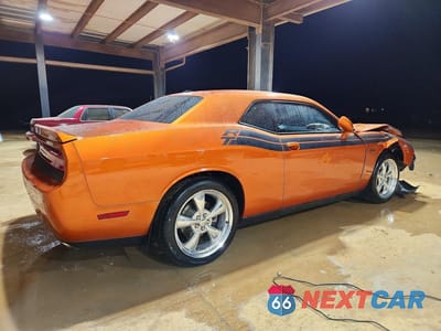 Trzecie zdjęcie samochodu z tyłu: 2011 DODGE CHALLENGER R VIN:2B3CJ5DT4BH597097 - miniatura