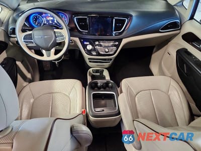 Zdjęcie 8 z 13 samochodu: 2018 CHRYSLER PACIFICA LIMITED VIN:2C4RC1GG3JR226869 - miniatura