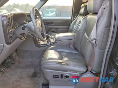 Zdjęcie 7 z 13 samochodu: 2003 GMC YUKON XL DENALI VIN:1GKFK66U33J293798 - miniatura