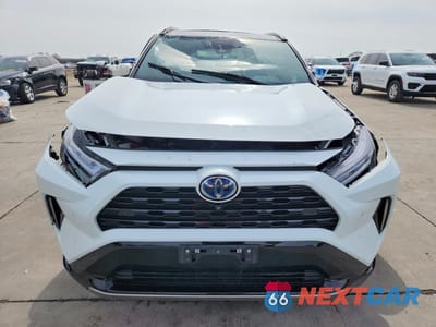Piąte zdjęcie samochodu w środku: 2023 TOYOTA RAV4 HYBRID XSE VIN:4T3E6RFV5PU108793 - miniatura