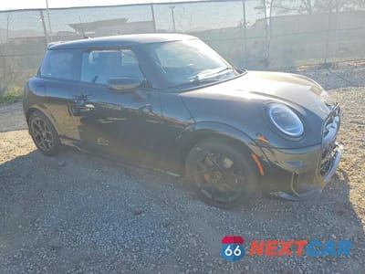 Czwarte zdjęcie samochodu z boku: 2026 MINI COOPER S VIN:WMW23GD00T2Y08602 - miniatura