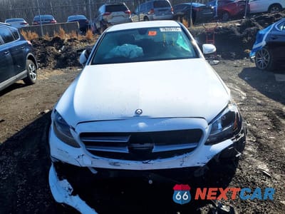 Piąte zdjęcie samochodu w środku: 2015 MERCEDES-BENZ C 300 4MATIC VIN:55SWF4KB0FU070699 - miniatura
