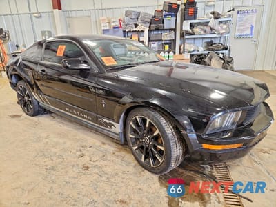 Czwarte zdjęcie samochodu z boku: 2006 FORD MUSTANG VIN:1ZVFT80NX65152436 - miniatura