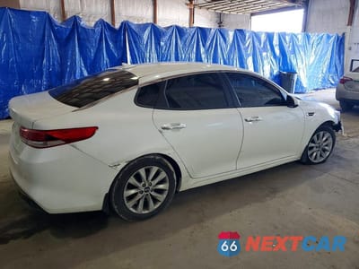 Trzecie zdjęcie samochodu z tyłu: 2018 KIA OPTIMA VIN:5XXGT4L38JG264554 - miniatura