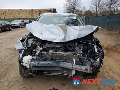 Piąte zdjęcie samochodu w środku: 2019 HONDA HR-V LX VIN:3CZRU6H33KG719779 - miniatura