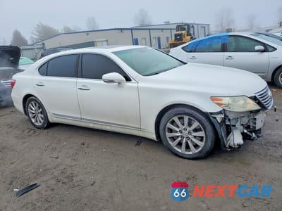 Czwarte zdjęcie samochodu z boku: 2011 LEXUS LS 460 L VIN:JTHDL5EF2B5003442 - miniatura
