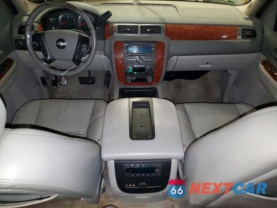 Zdjęcie 8 z 12 samochodu: 2007 CHEVROLET TAHOE K1500 VIN:1GNFK13077J249560 - miniatura