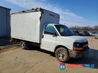 Czwarte zdjęcie samochodu z boku: 2012 CHEVROLET EXPRESS G3500 VIN:1GB0G2BG7C1165015 - miniatura
