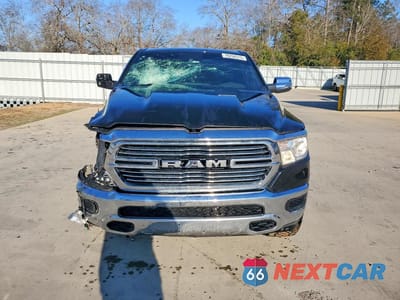 Piąte zdjęcie samochodu w środku: 2024 RAM 1500 LARAMIE VIN:1C6SRFJT3RN178678 - miniatura