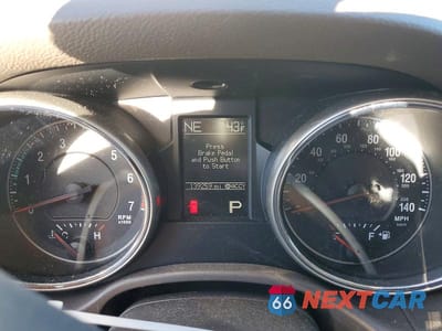 Zdjęcie 9 z 14 samochodu: 2012 JEEP GRAND CHEROKEE LAREDO VIN:1C4RJEAGXCC137513 - miniatura