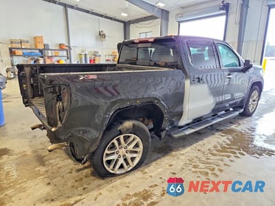 Trzecie zdjęcie samochodu z tyłu: 2020 GMC SIERRA K1500 SLT VIN:3GTU9DEDXLG361049 - miniatura