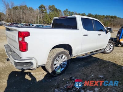 Trzecie zdjęcie samochodu z tyłu: 2021 CHEVROLET SILVERADO K1500 CUSTOM VIN:1GCPYBEK4MZ398151 - miniatura