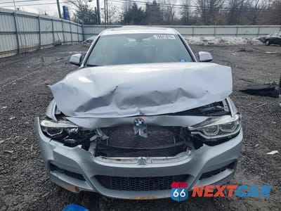 Piąte zdjęcie samochodu w środku: 2018 BMW 340 XI VIN:WBA8B7G52JNU95620 - miniatura