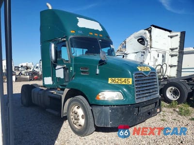2017 MACK CXU613 SEMI TRUCK 1M1AW01X4HM009853 - główne zdjęcie licytacji z USA - miniatura